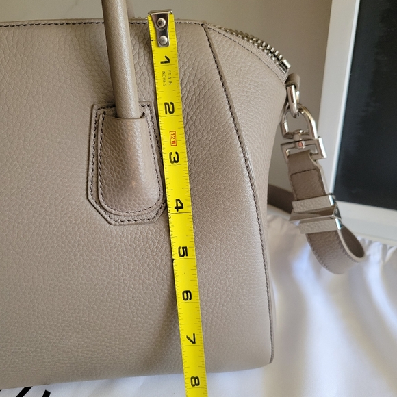 Givenchy Antigona Small Handbag - Picture 16 of 16